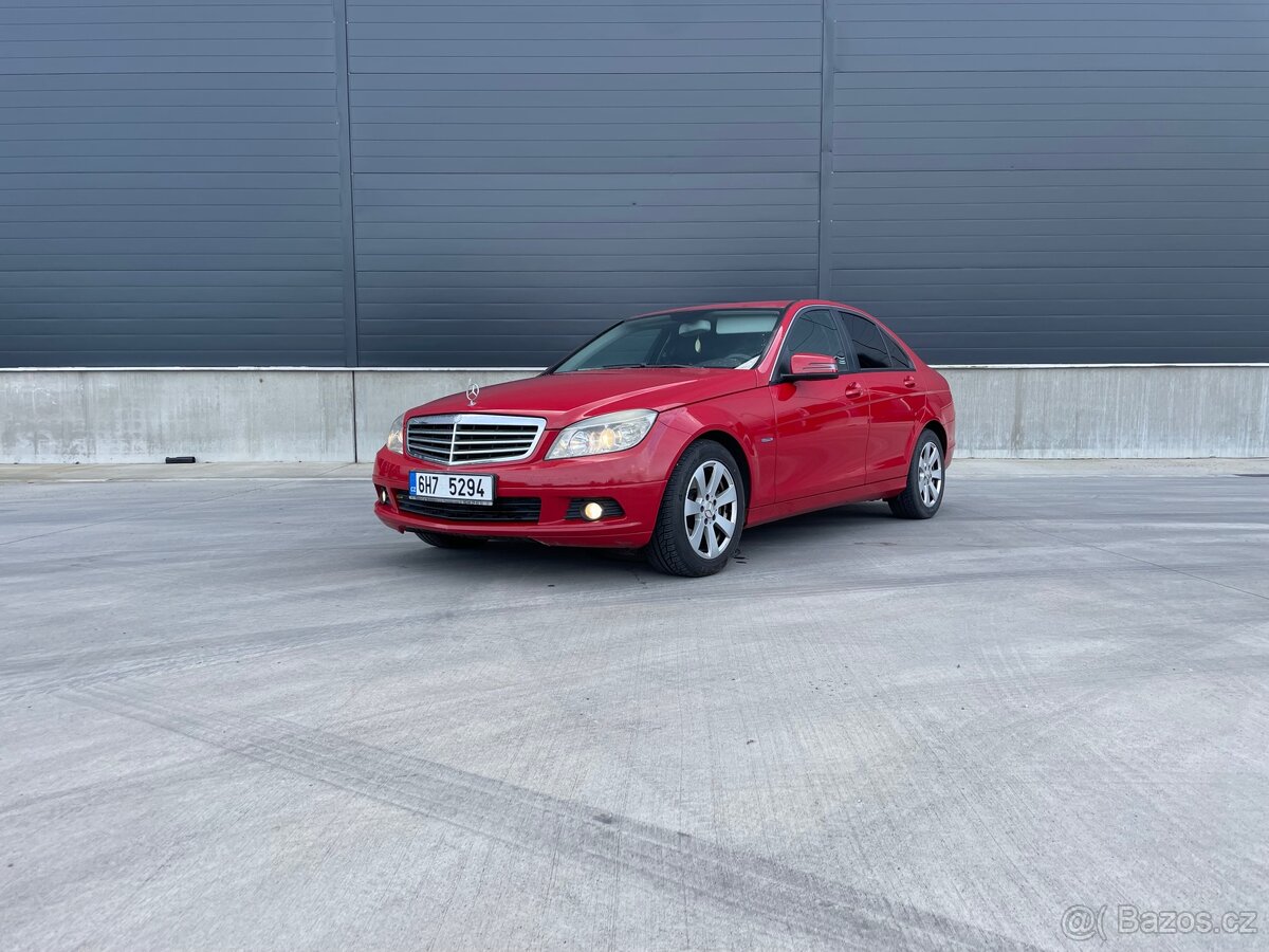 Mercedes-Benz C220 CDI W204 Sedan Manuál 175 tis km