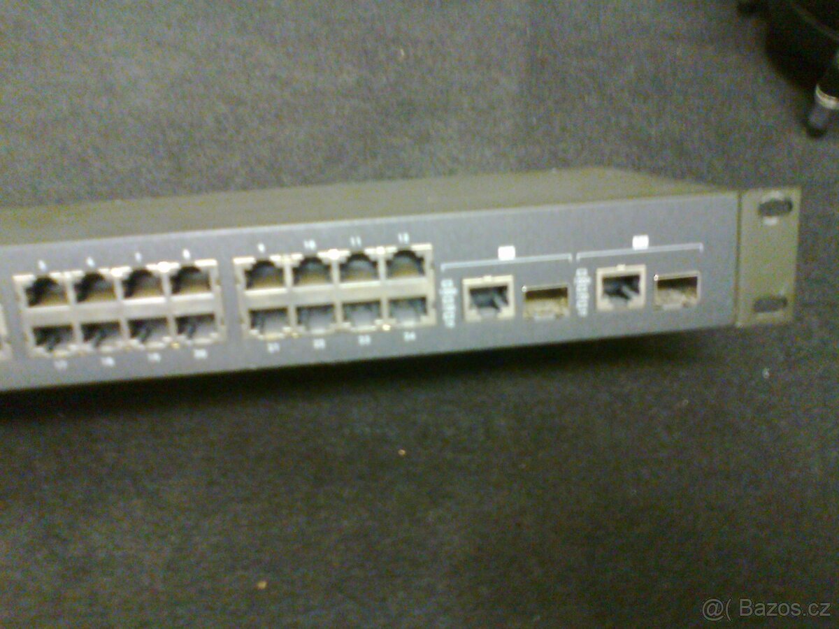 Prodám ZyXEL ES-1124 Ethernet Switch