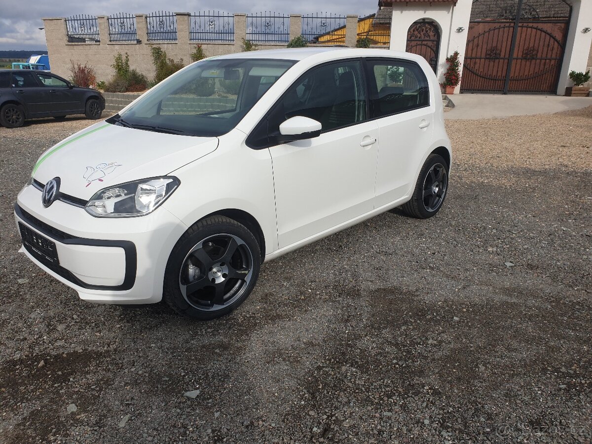 VW UP  facelift 1.0 5dveř r.v.2018,klima 116tkm