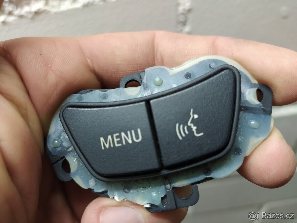 BMW E60/E61 menu a výstražné tlačítko