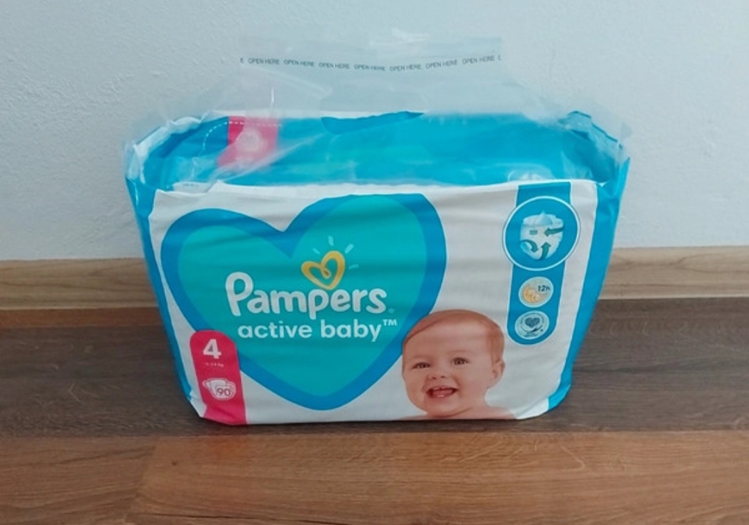 Pleny Pampers active baby 4