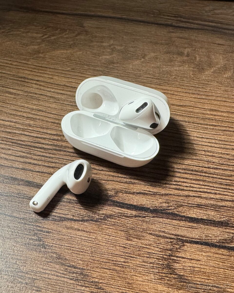 Sluchátka Apple AirPods 4 s ANC