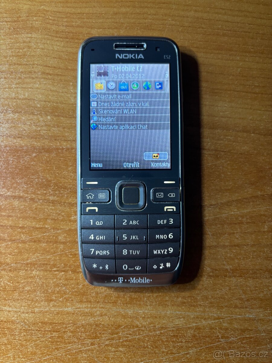 Nokia E52