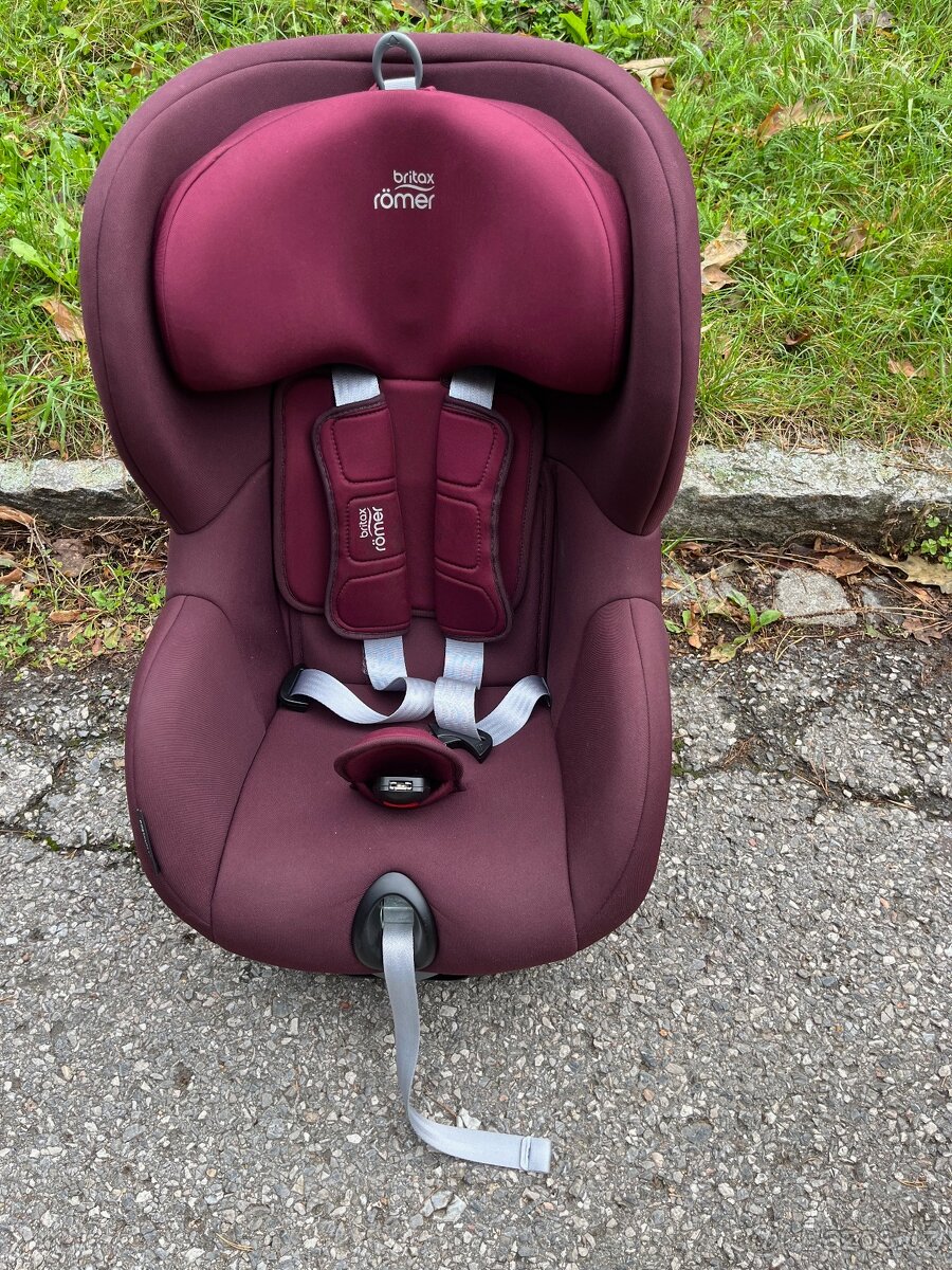 BRITAX RÖMER autosedačka Trifix 2 i-Size - Burgundy Red