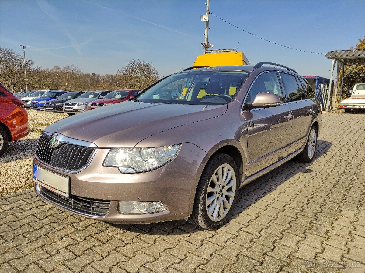 ŠKODA SUPERB 2.0TDi 103KW AMBIENTE,COMBI,DSG,ALU,ZÁVĚS.