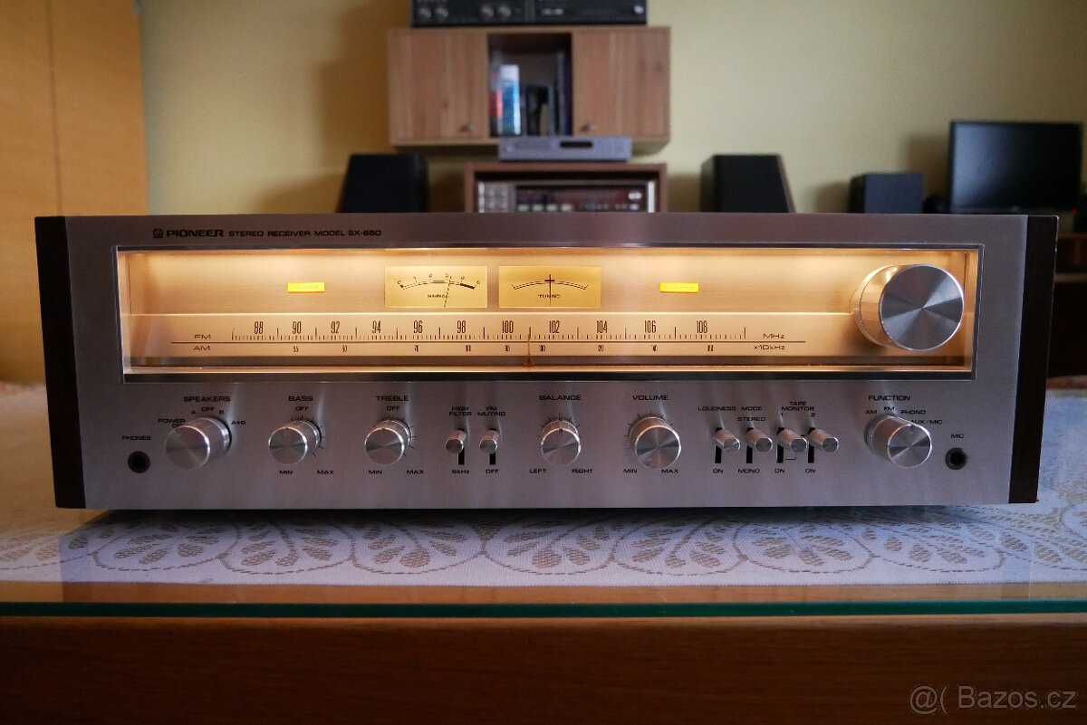 PIONEER SX-650 TOP STAV