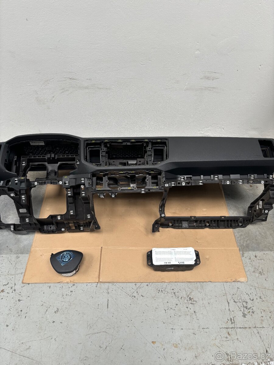Palubní deska + Airbag  Vw Crafter od2018