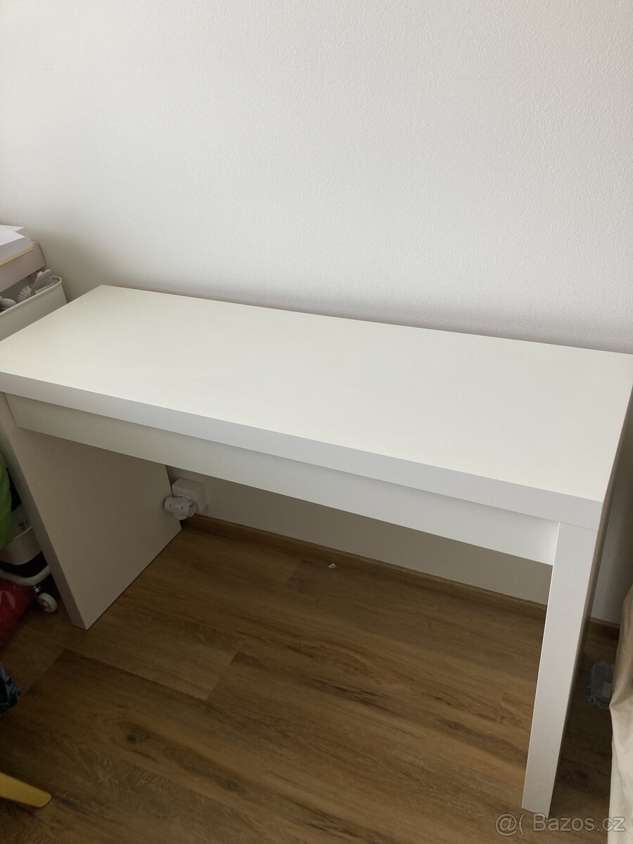 Psací stůl IKEA MALM