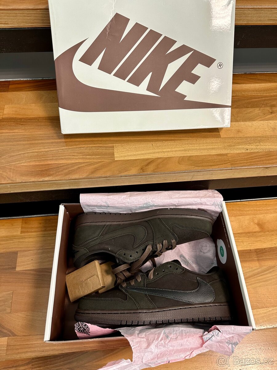 Nike Air Jordan 1 low x travis Scott Velvet Brown 44