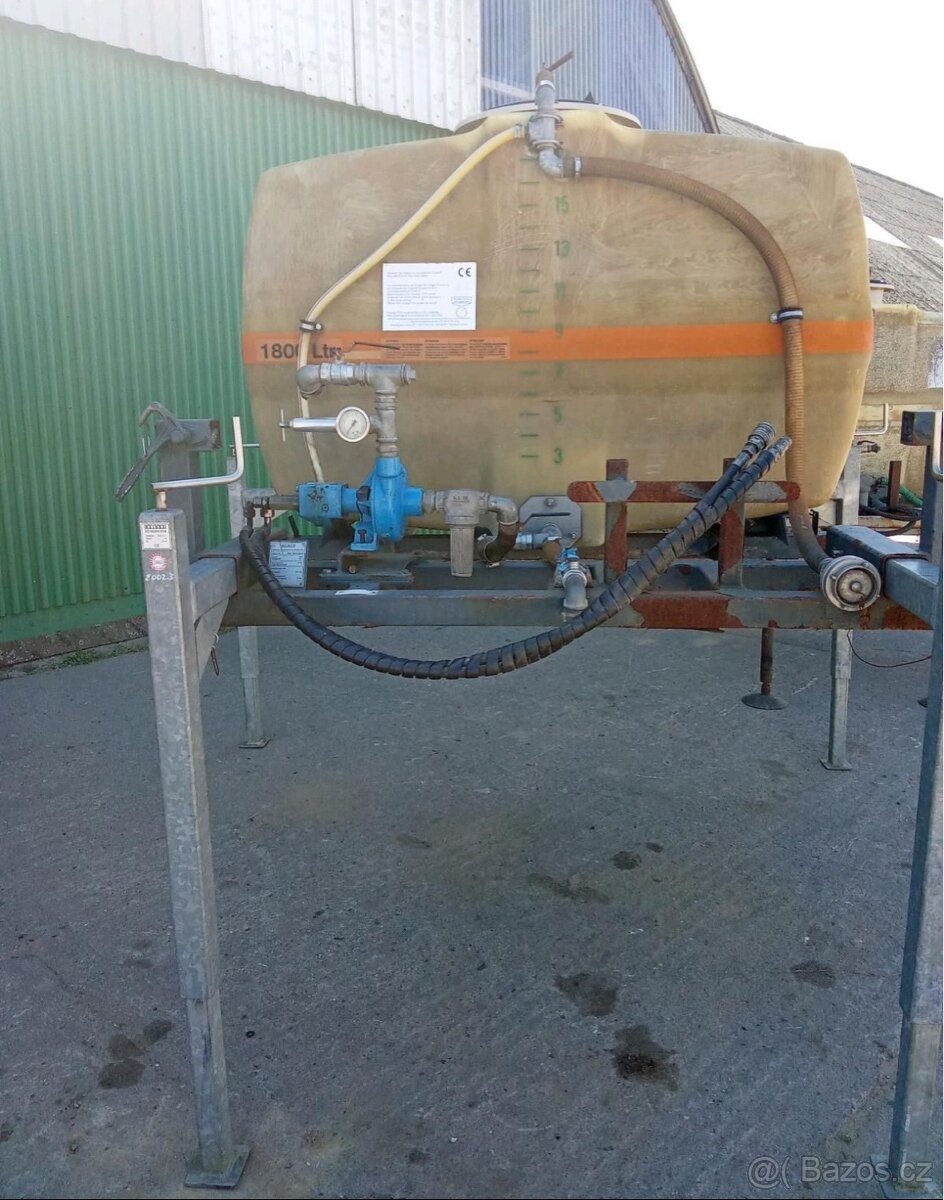 Cisterna vodní nádrž kropička Reinex Multicar Multikar