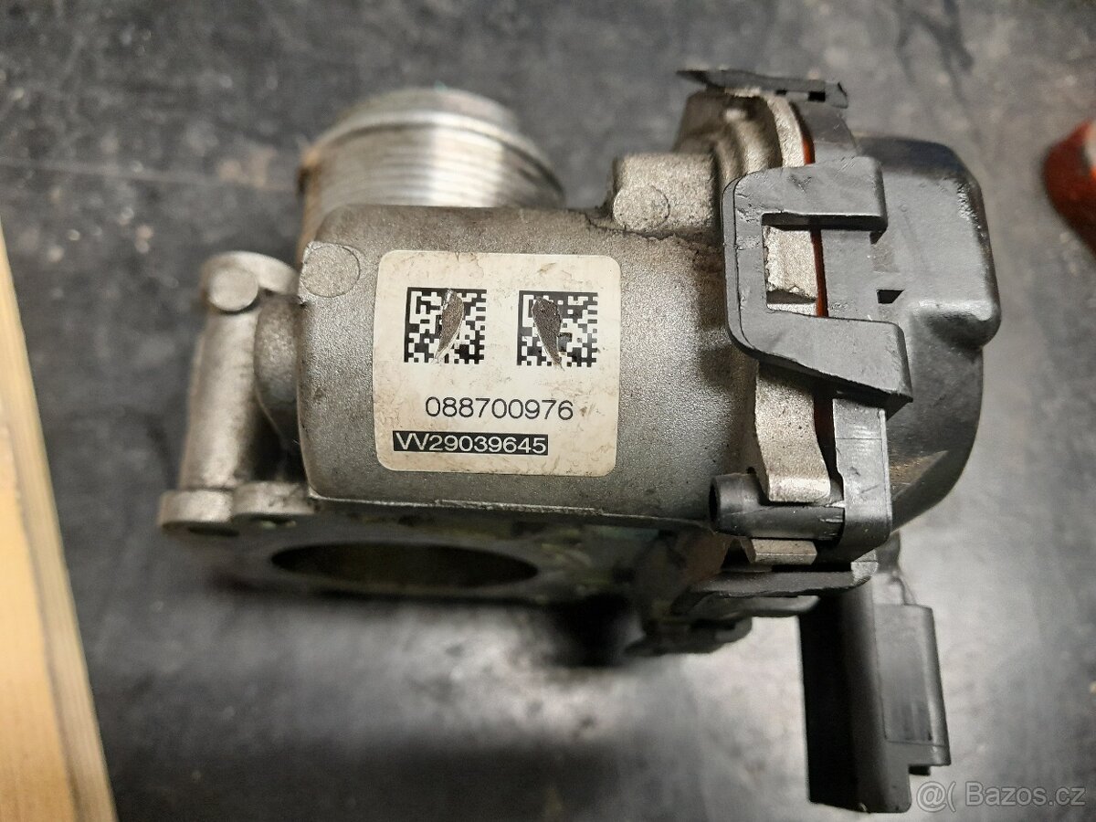 Škrtící klapka Peugeot/Citroën 1,6 HDI oem 9807238580-02