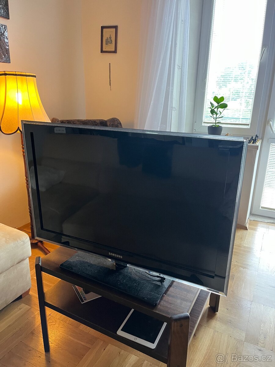 37" Samsung LE37D550