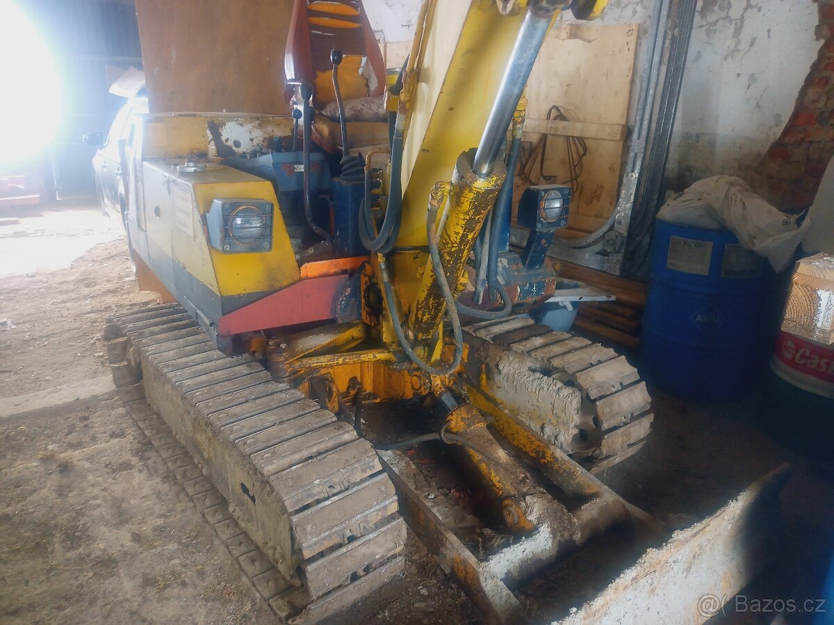 Komatsu PC30-3