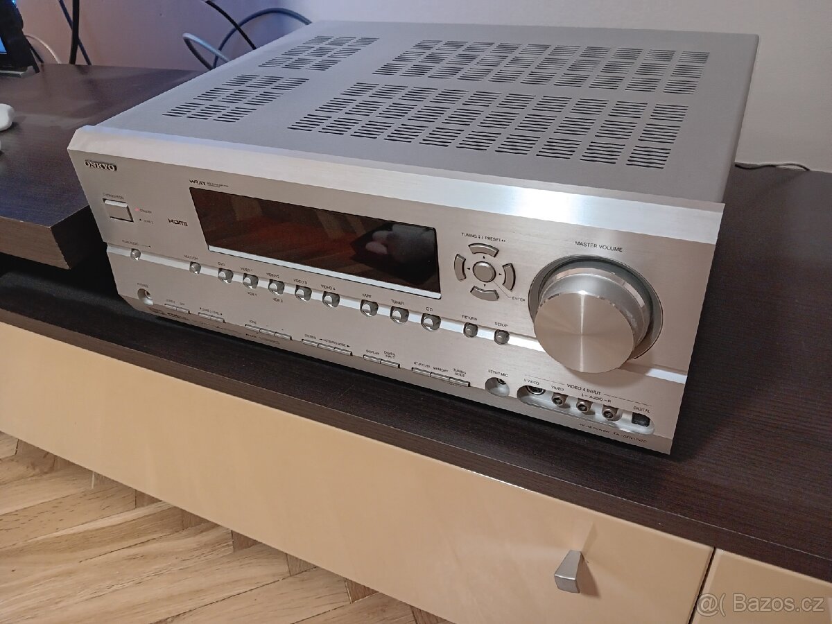 ONKYO AV receiver TX SR 674E