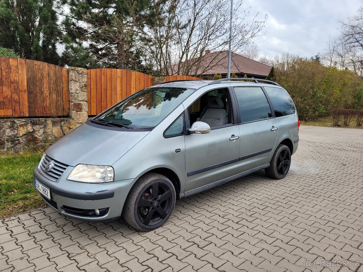 Sharan 1.9 TDI rv 2006 7mist automat řadý velmi dobře