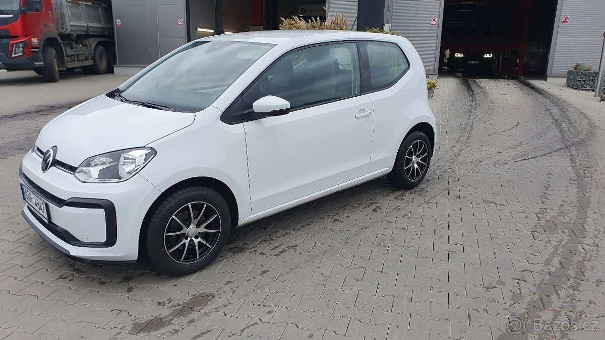 Vw up 1.0 50kw cng rok 2022 naj. 107 tkm