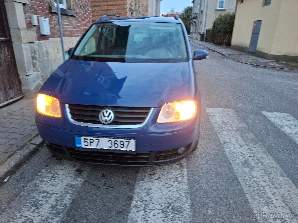 Volkswagen touran 2 TDI  100  KW rok 2005