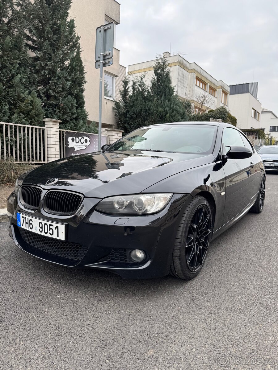 BMW E92 325i coupe