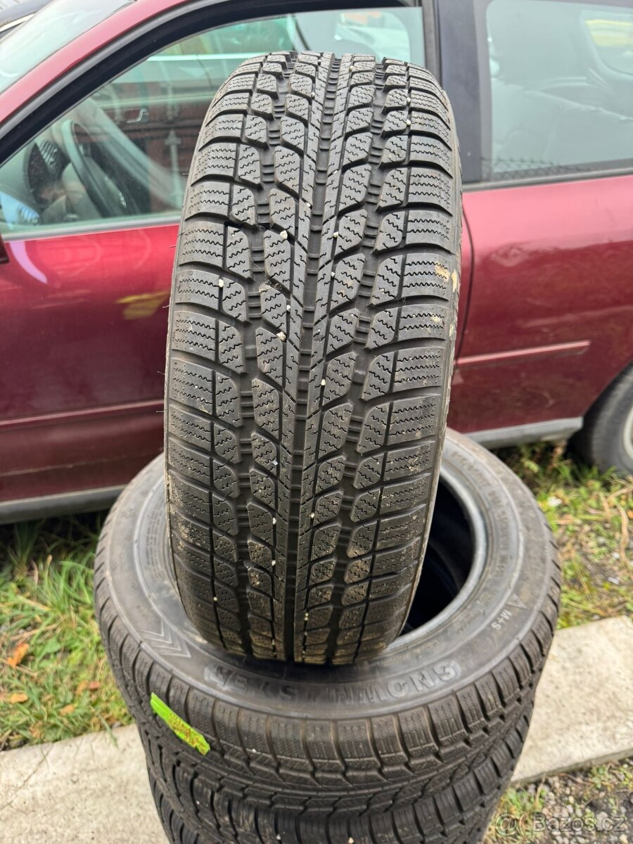 Zimní pneumatiky 205/50 R17