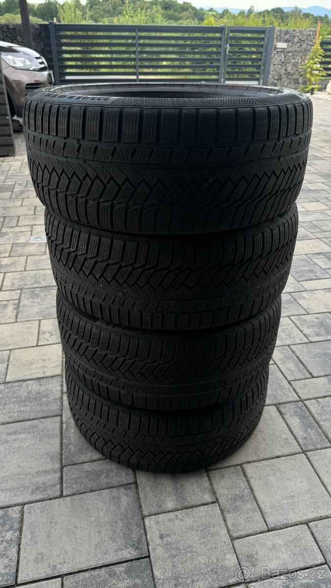 4x zimní pneu na dojetí Continental 235/45 R18 -vzorek 4-5mm