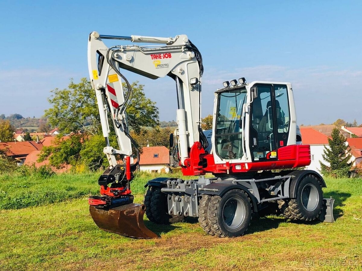 Kolové rypadlo Takeuchi TB295W