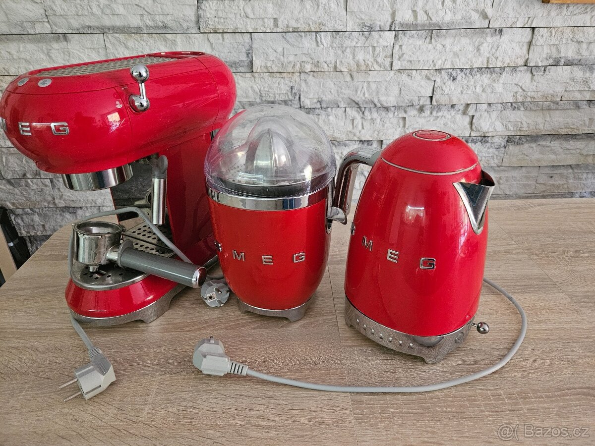 SMEG presovač, Odšťavňovač Smeg 50´Retro Style/červená barv