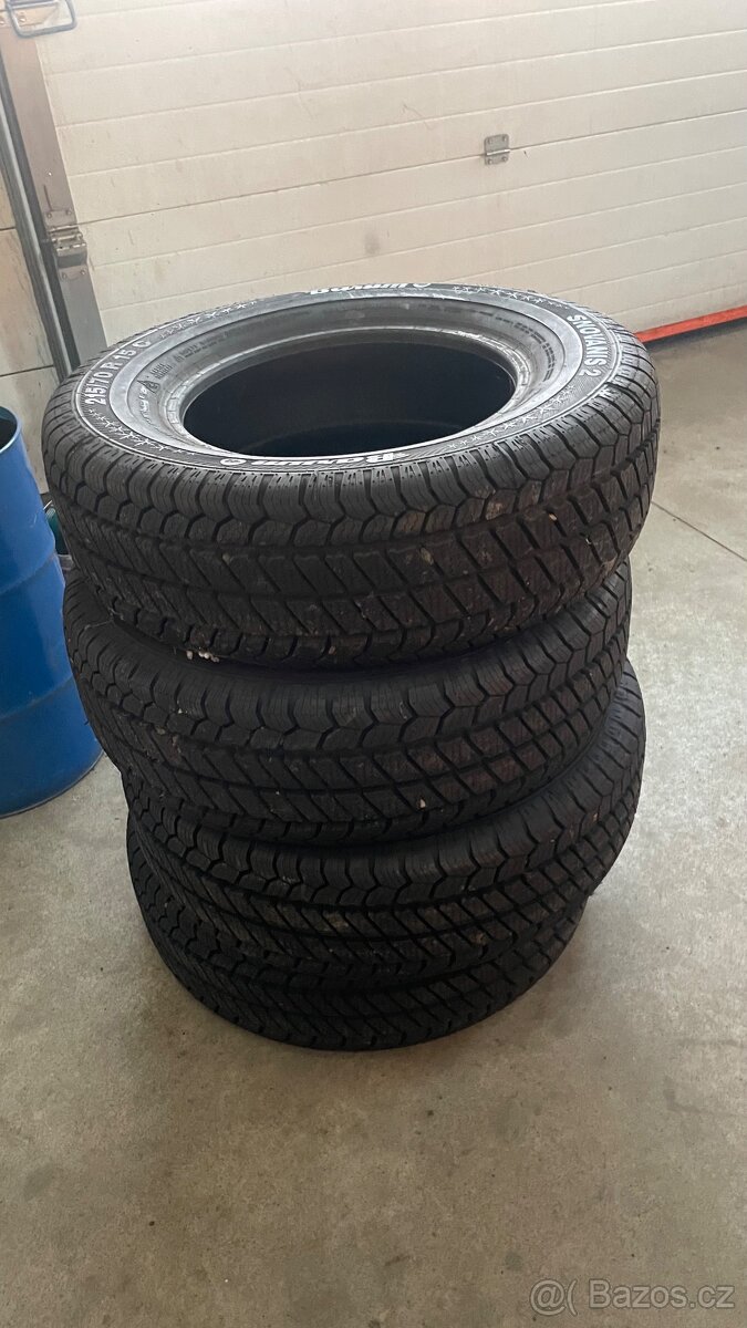 Zimní pneu 215/70R15C 107/109R Barum