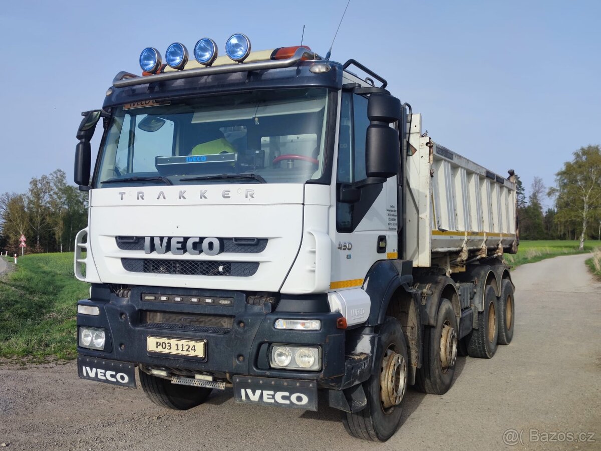 Iveco TRAKKER 8x4 sklápěč