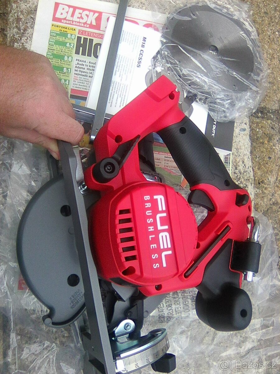 MILWAUKEE M18CCS55-0 aku okružní pila - mafl