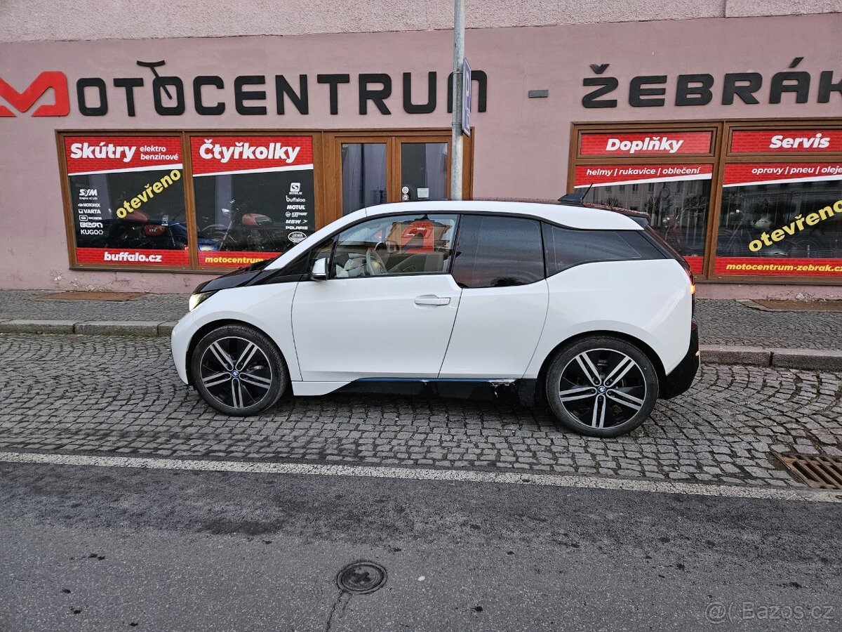 BMW I3