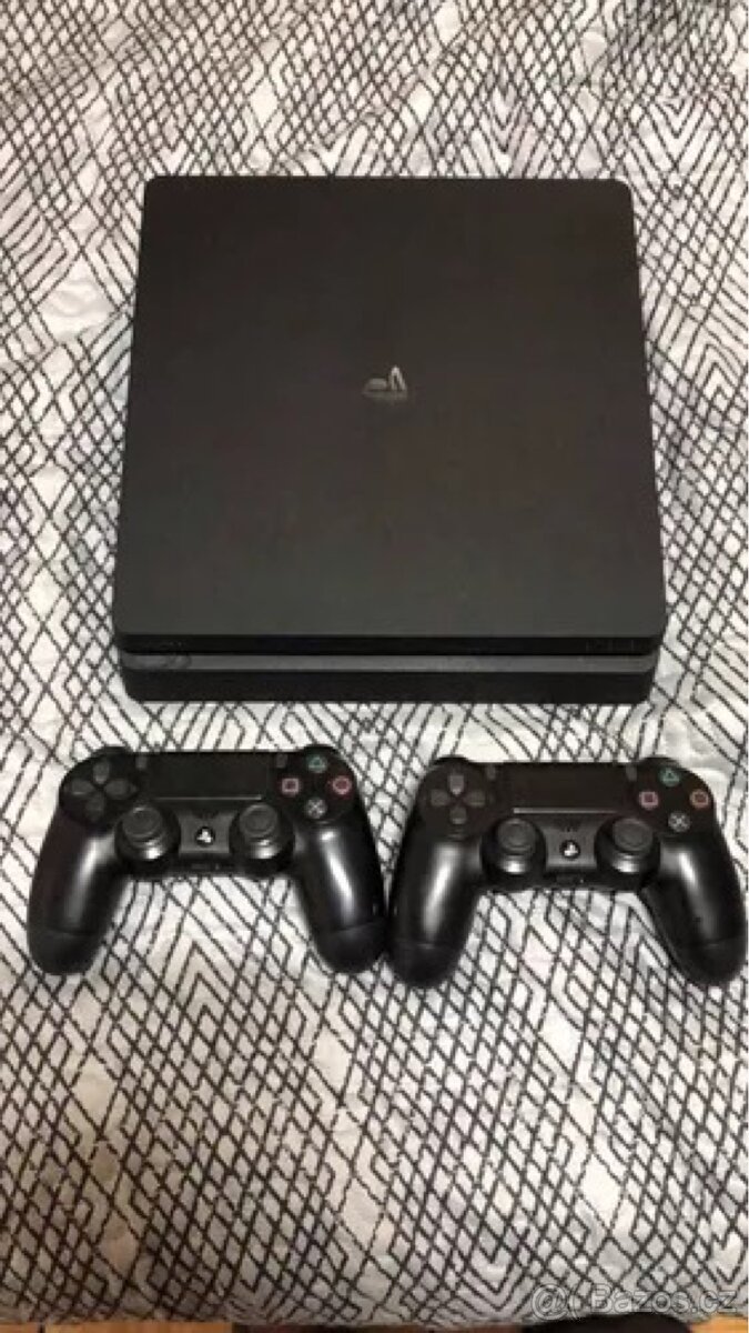 PlayStation 4 slim 500 gb