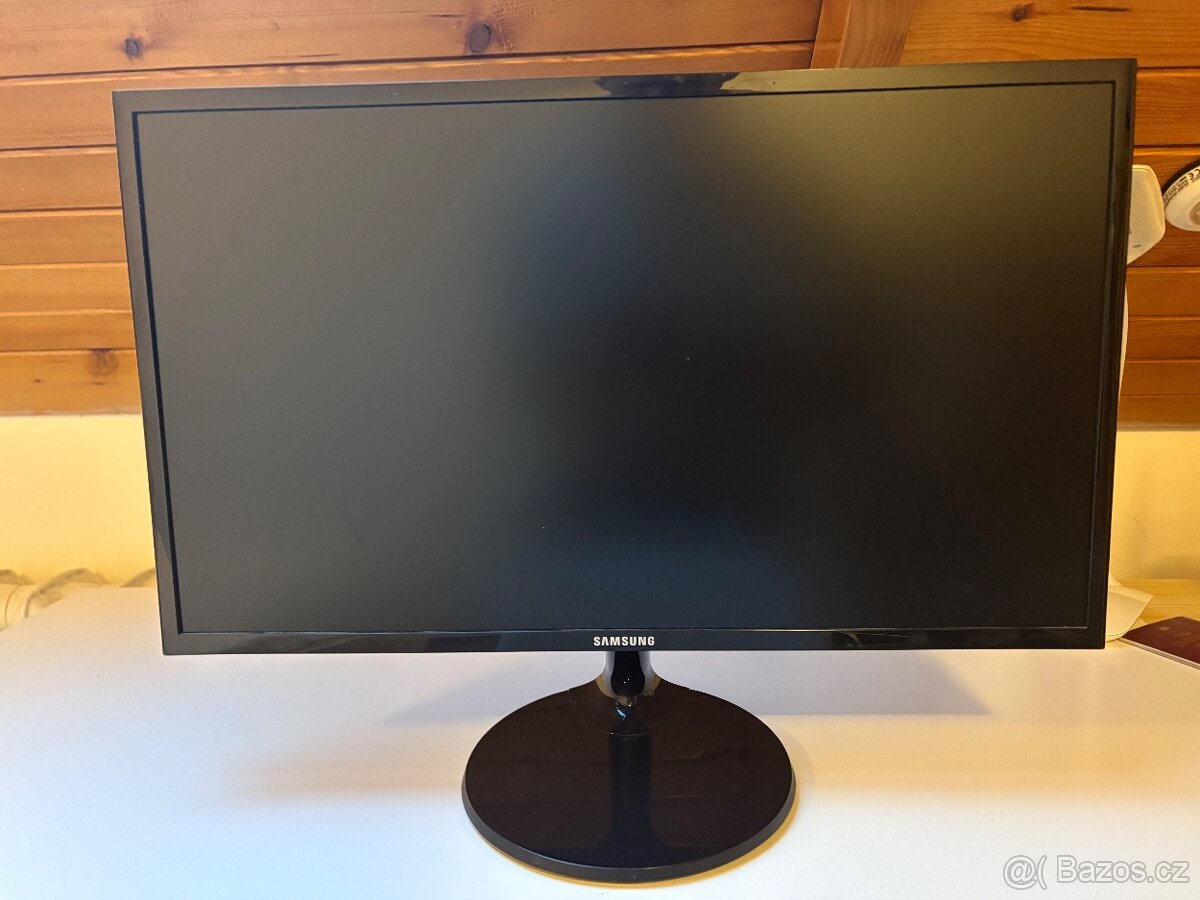 Monitor Samsung S24F350, 24 ", 59 cm