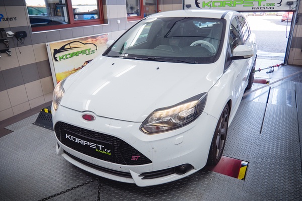 Ford Focus ST 2.0 184 kW MK3 (vyměním)