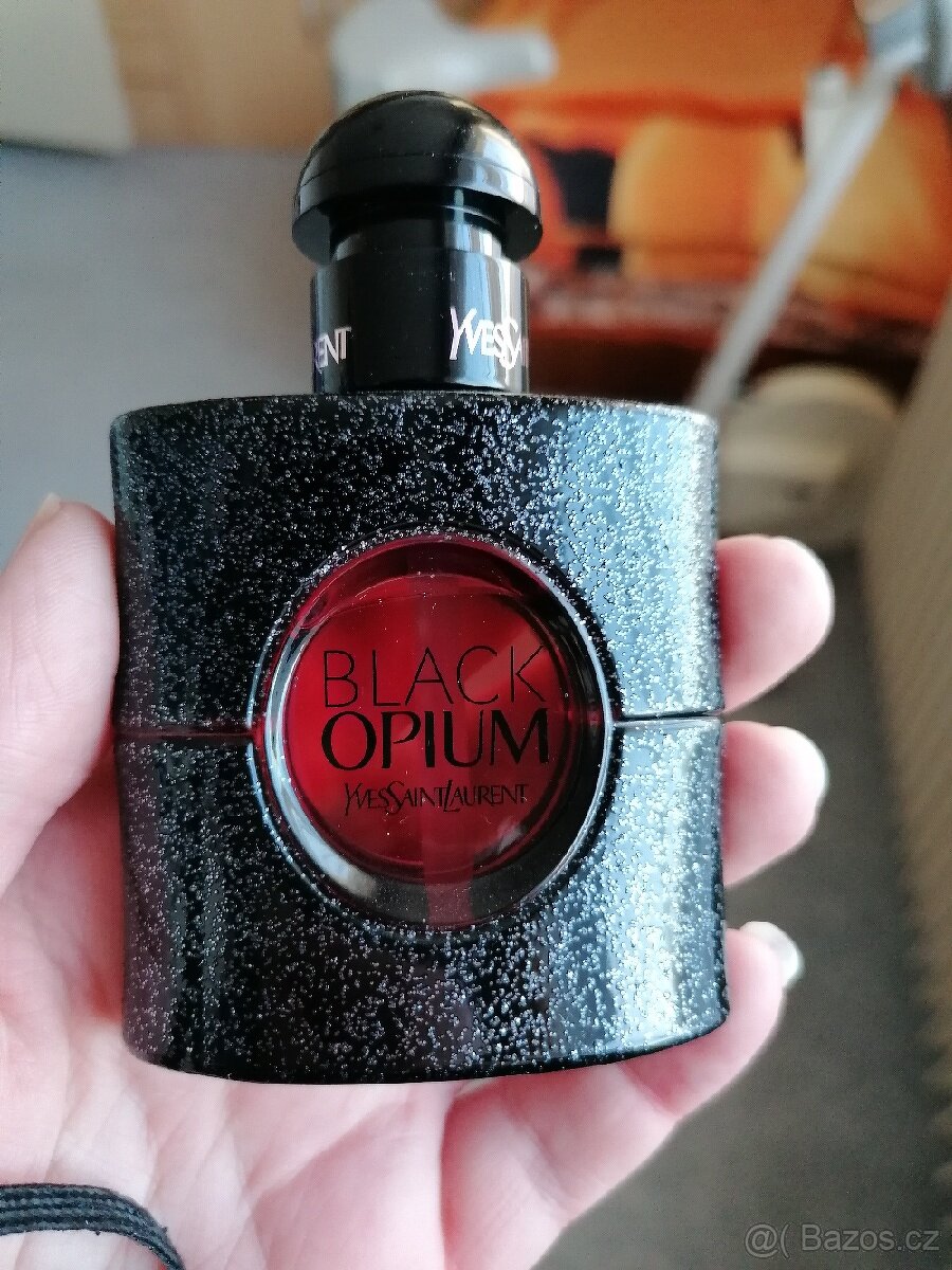 Yves Saint LaurentBlack Opium Neon