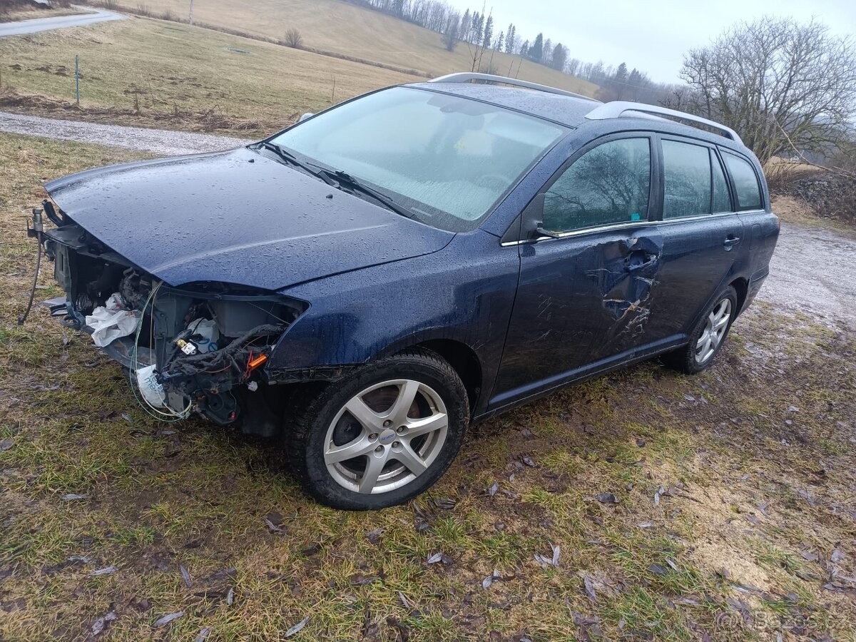 // TOYOTA AVENSIS T25 D-4D 93Kw // DÍLY