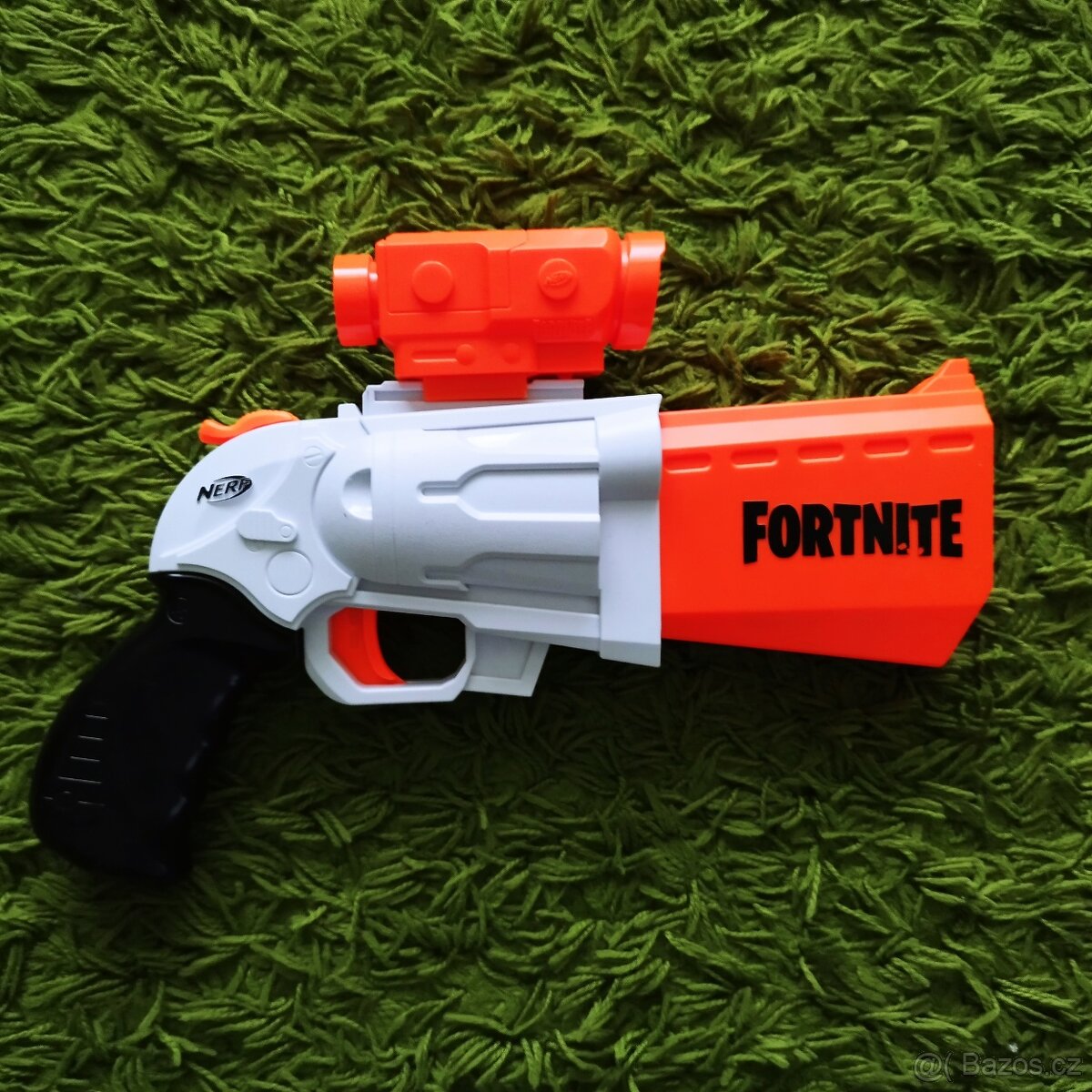 Nerf Fortnite bílo-oranžová