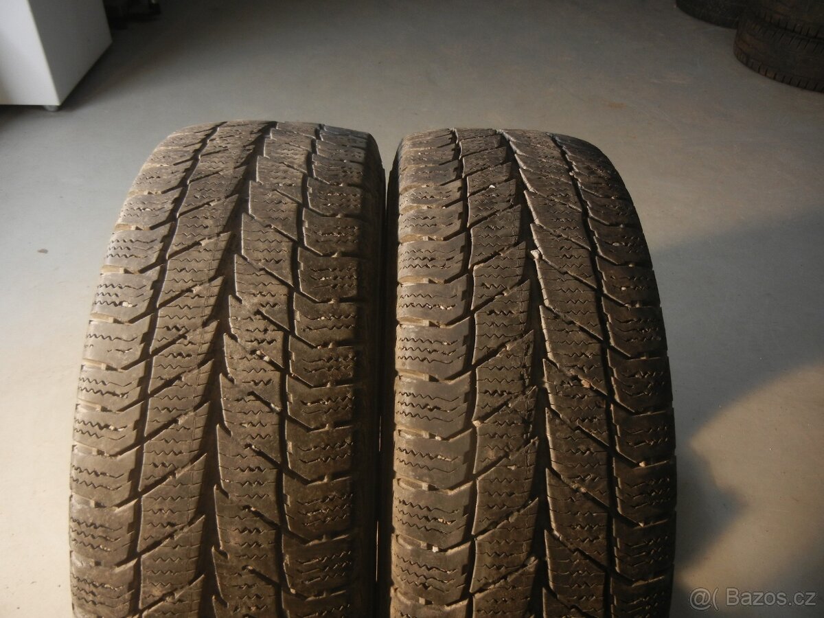 Zimní pneu Uniroyal 225/70R15C