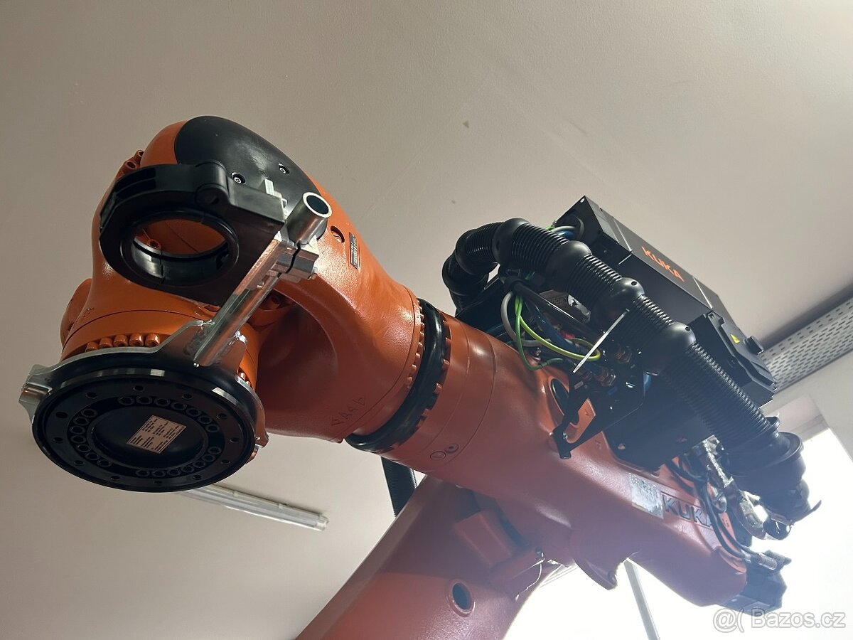 KUKA Robot KR340 R3330