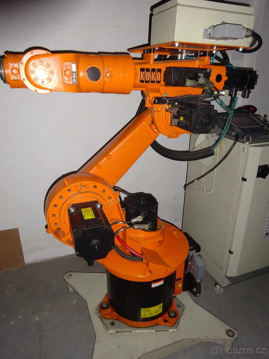 Průmyslový robot KUKA VKR 15/2