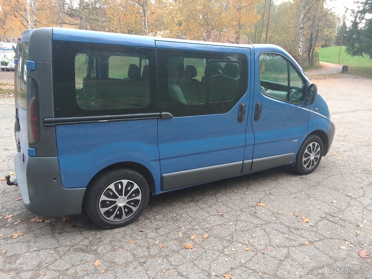 Opel Vivaro 1;9 DTI 74kw - 9 míst