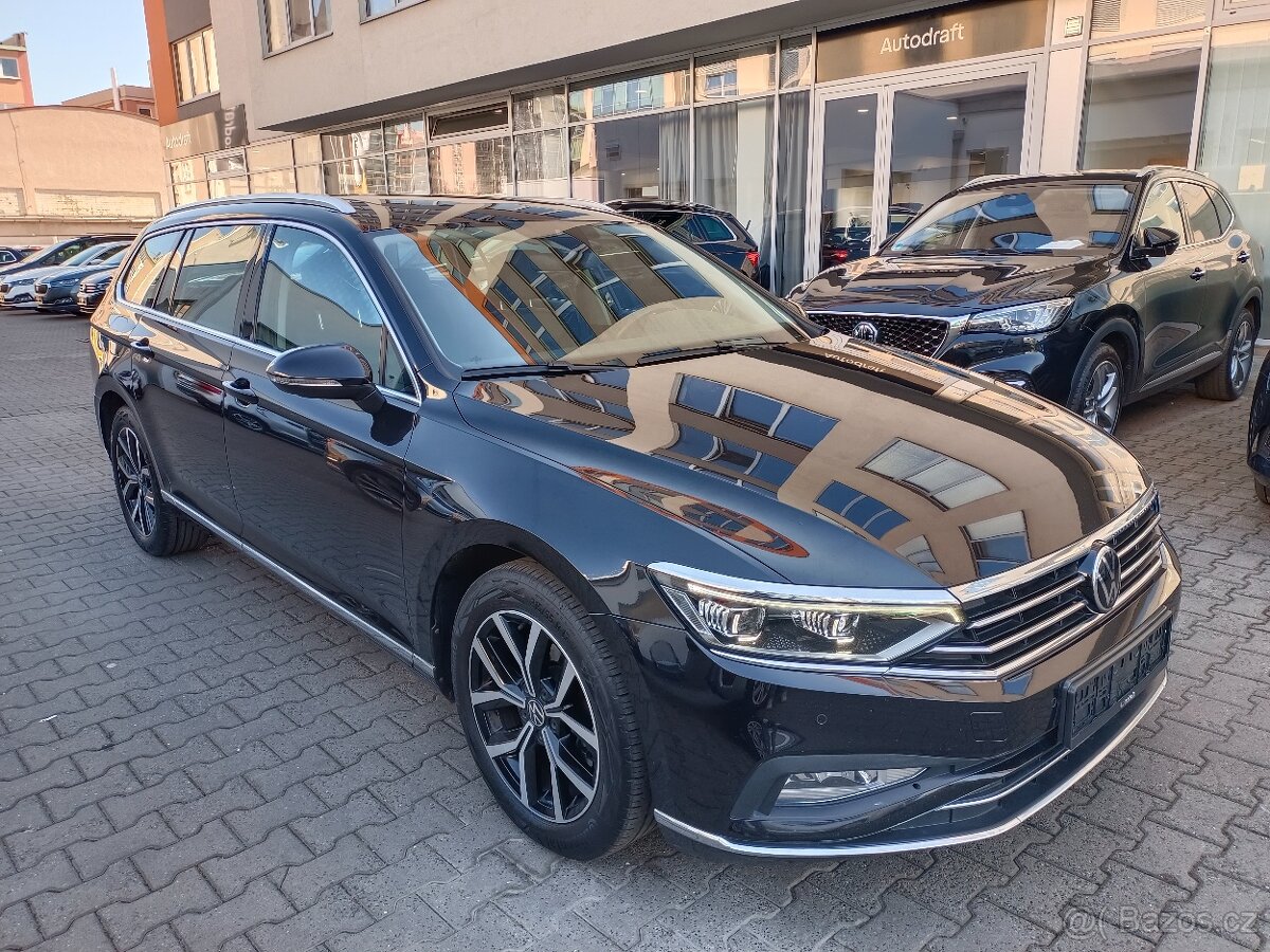 VW Passat B8 2.0TDI 110kW DSG Panorama Virtual Matrix ACC Qi