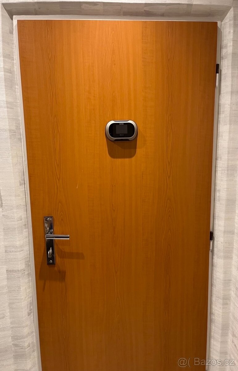Bezpečnostní protipožární vstupní dveře do bytu