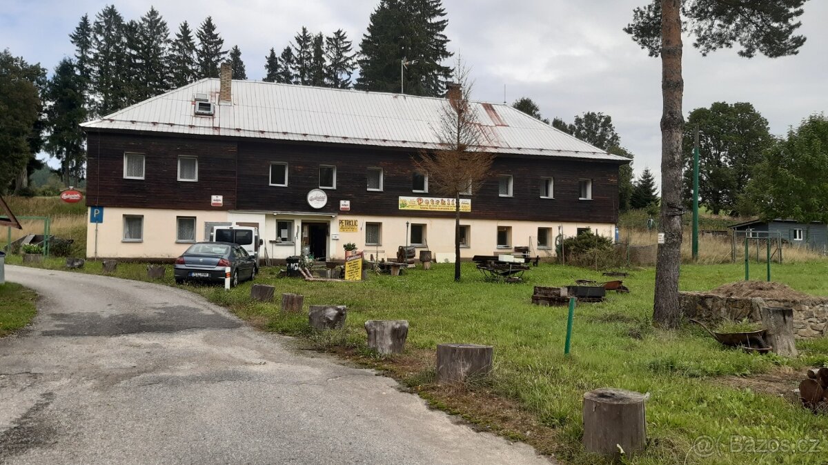 ŠUMAVA-NOVÁ PEC-Lipno pozemek s rekreační stavbou