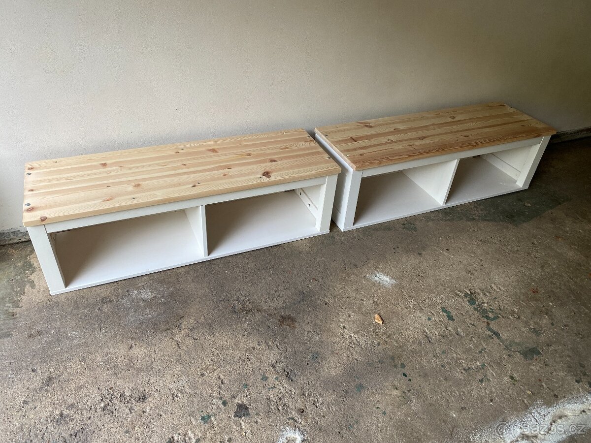 2x nástěnná police IKEA Hemnes - bíl. mořené