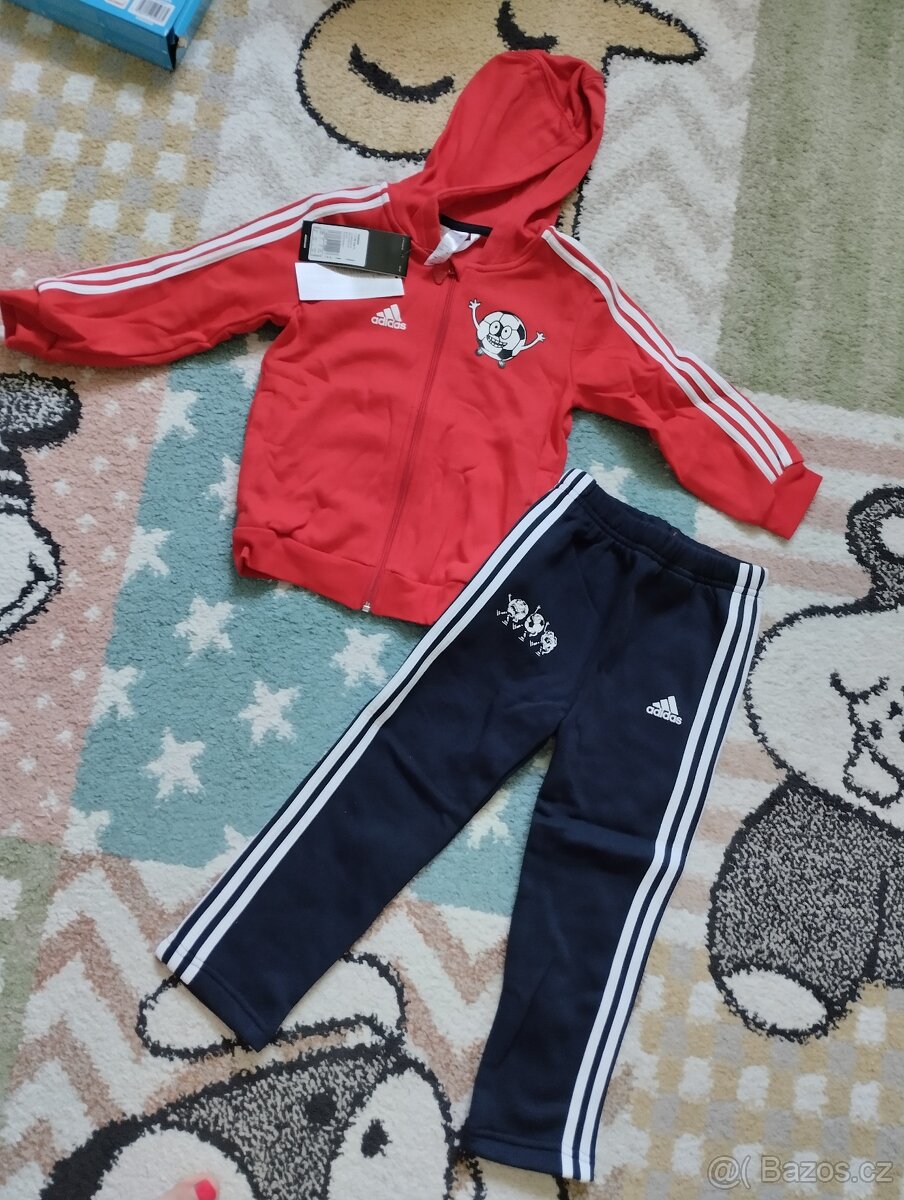 Nová souprava Adidas vel.104