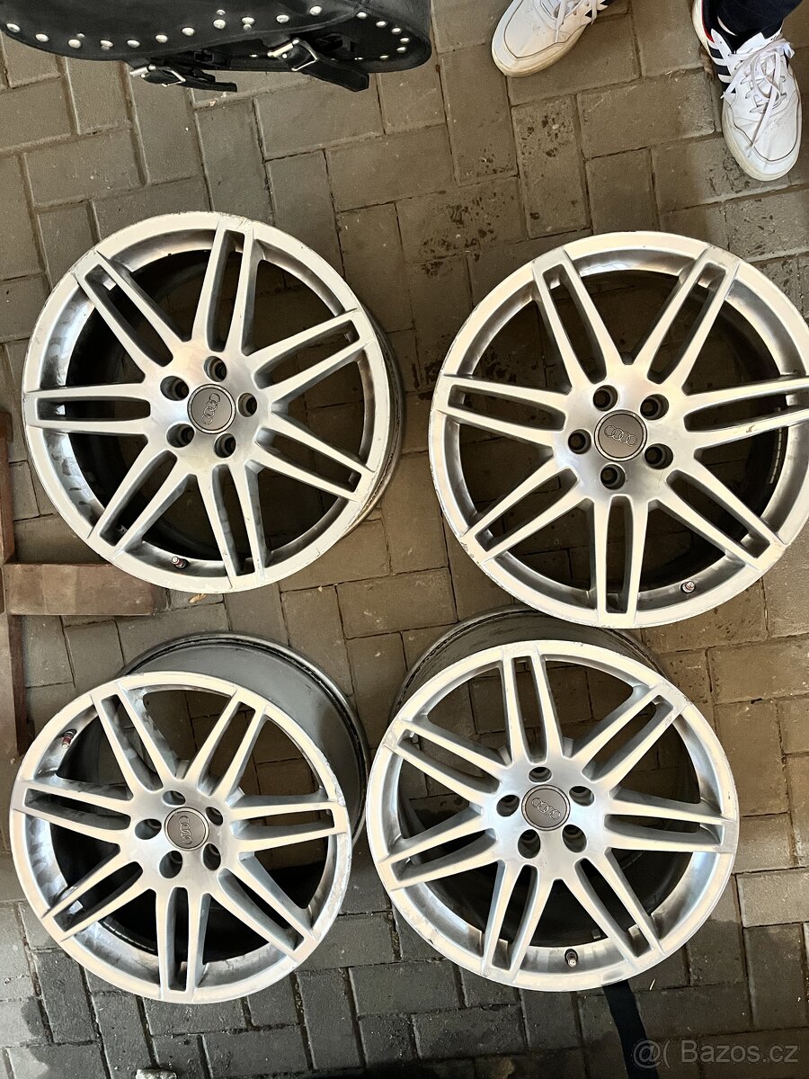 Prodám OEM audi R19 5x112 8,5j et43