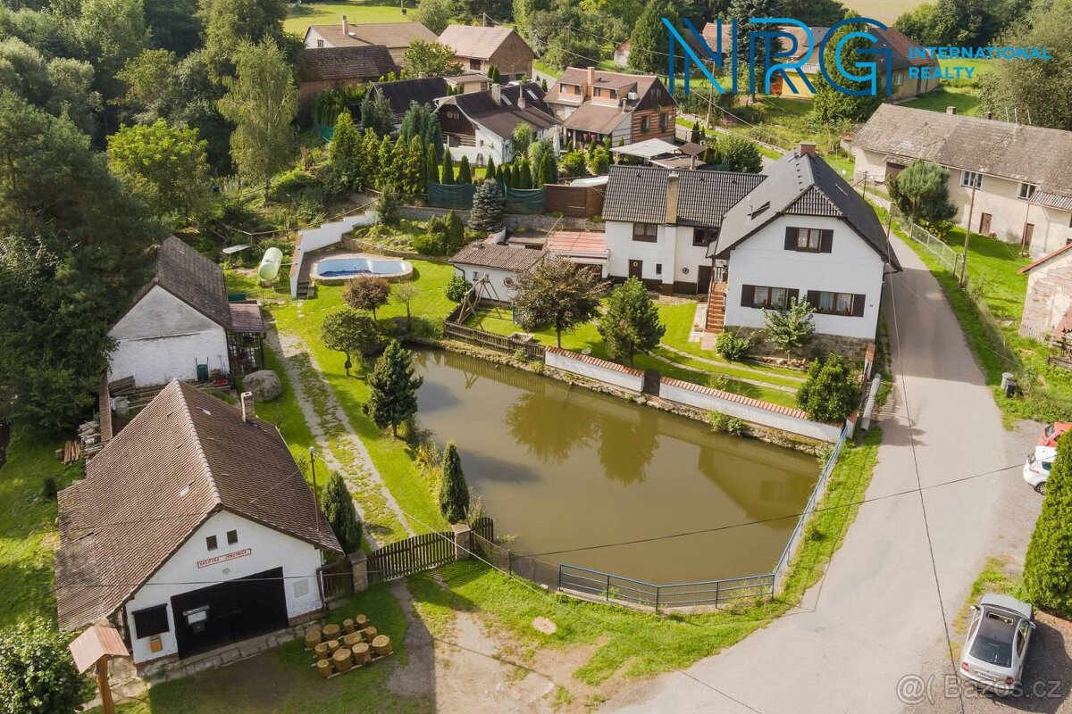 Prodej rodinný dům, 6kk, 543 m2, zahrada 374 m2, Zahořany - 