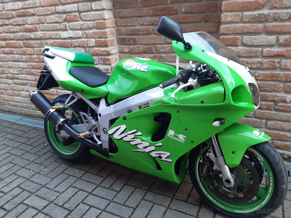 KAWASAKI ZX7R