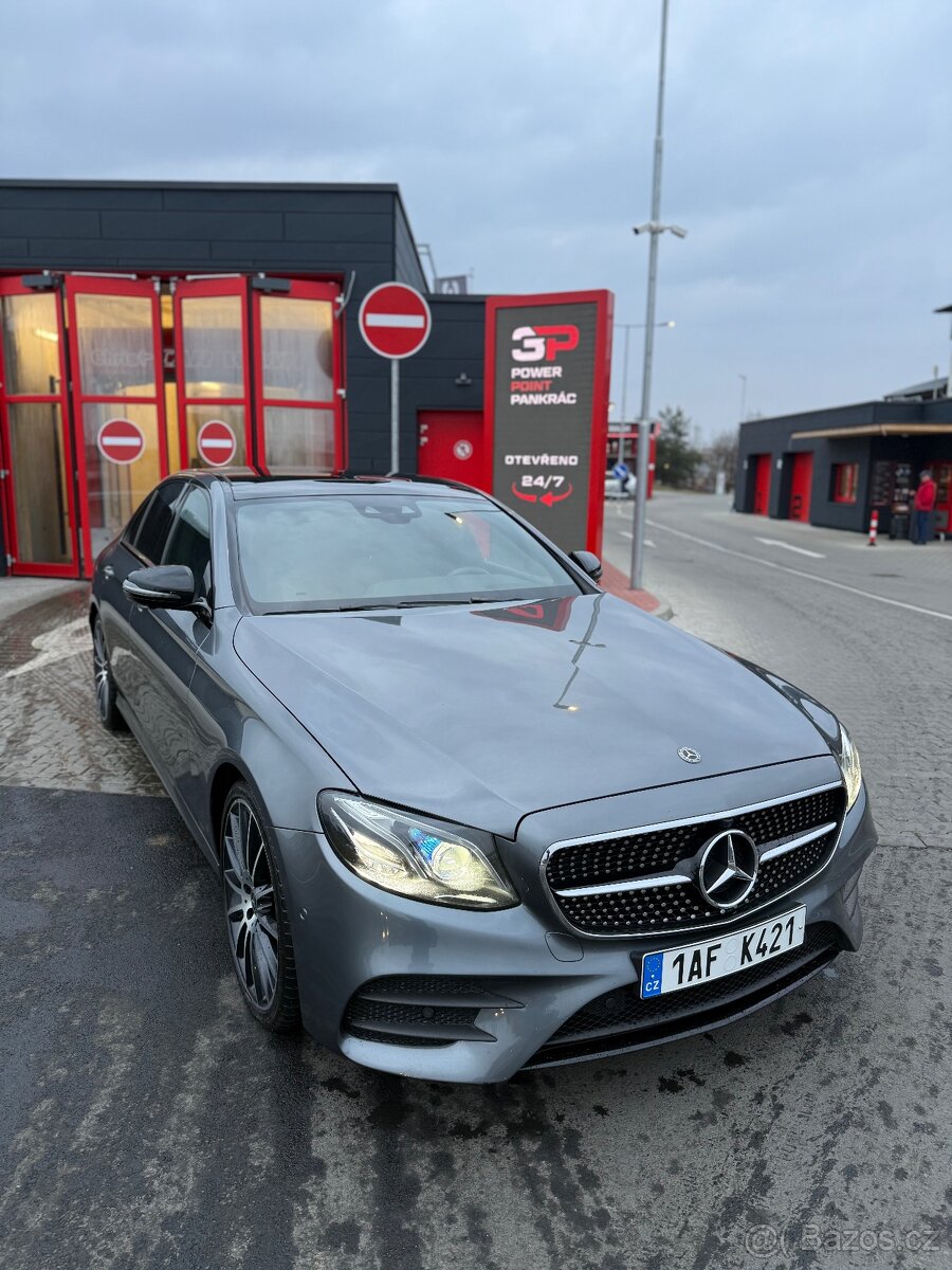 Mercedes-Benz E220 d AMG Paket W213