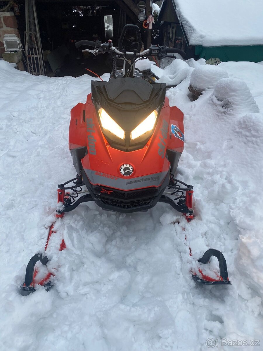 Sněžný skútr ski doo 850 E-TEC SUMMIT 154